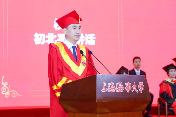 鼎宝融 乘风破浪吧，海大毕业生！专属毕业礼为学子照亮远航征程